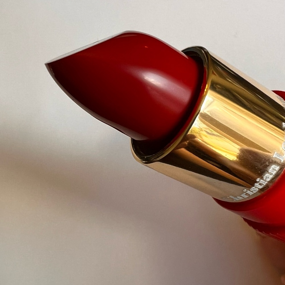 Christian Louboutin Iconic rouge 001G Lipstick red 0.10 oz - Picture 3 of 9